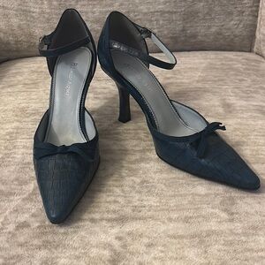 Emerald Green Alligator Printed Leather Aigner pointed heels!